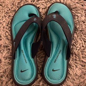 NIKE flip flops size 7